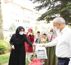 Büyükgöz Çocuklara Hediye Dağıttı