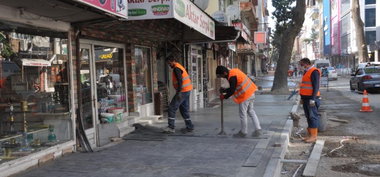 Zincirlikuyu Caddesi’nde kaldırım imalatları yapılıyor