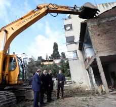 DARICA’DAKİ YIKIMDA İLK KEPÇEYİ BÜYÜKAKIN VURDU