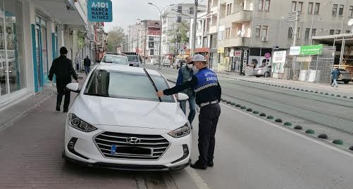 KALDIRIM PARKLANMASINA GEÇİT YOK