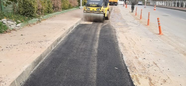 Kent genelindeki yollar bakımdan geçiyor