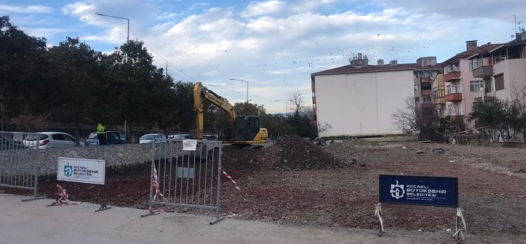 Gölcük Donanma Caddesi 2. Sokak’ta otopark yapılıyor