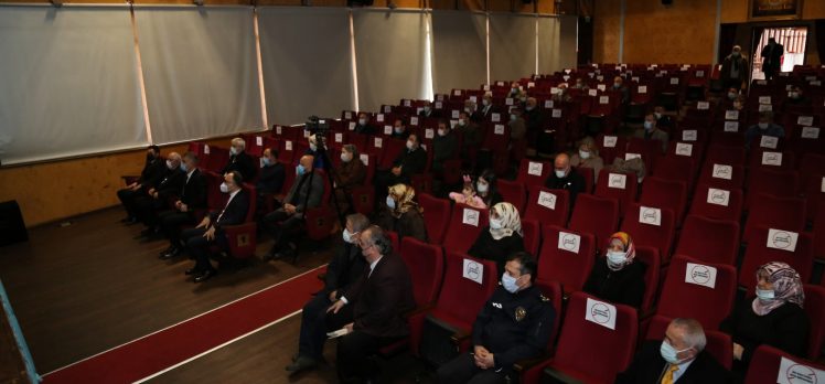 Gölcük Belediyesi’nden anlamlı günde anlamlı konferans