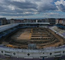 Gebze Stadı’nın zeminine drenaj hattı döşeniyor