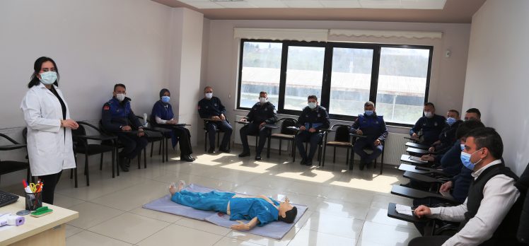 Kandıra Belediyesinin 64  Personeli ilk yardım kursu alıyor