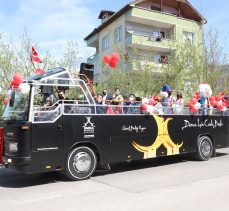 Moral Otobüsü Darıcalı çocukları eğlendirdi