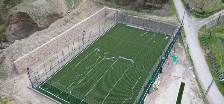 Gölcük köylerine futbol sahası