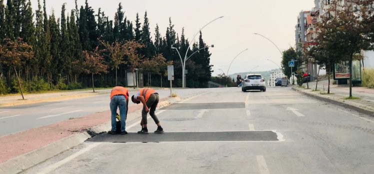 Gebze’de yol onarımlarına devam ediliyor