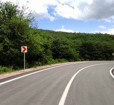 Körfez radar yolunda yol çizgileri çizildi