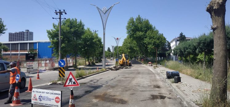 Gebze’deki önemli caddelerde yol onarımı yapıldı