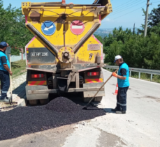 Kent genelindeki yollarda bakım ve onarımla sürüyor