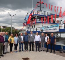 Tersane, iskele, limanlar arasında sıkışan Karamürselli balıkçılar CHP’ye anlattı;“Nereye ağ atsak yasak deniliyor, olmayan Dalyan yüzünden 10 bin TL ceza yedik”