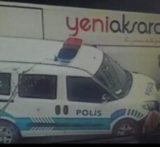 Gebze’de görev yapan bir polis memuru, otobüs terminalinde perona yanaşan bir otobüs ile polis aracı arasında sıkıştı