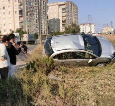 Devrilen Otomobilin Sürücüsü Kazadan Yara Almadan Kurtuldu