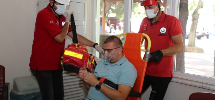 Depremin 22. yıldönümünde gerçeği aratmayan tatbikat