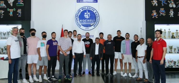 Kağıtspor voleybolda imzalar tamam