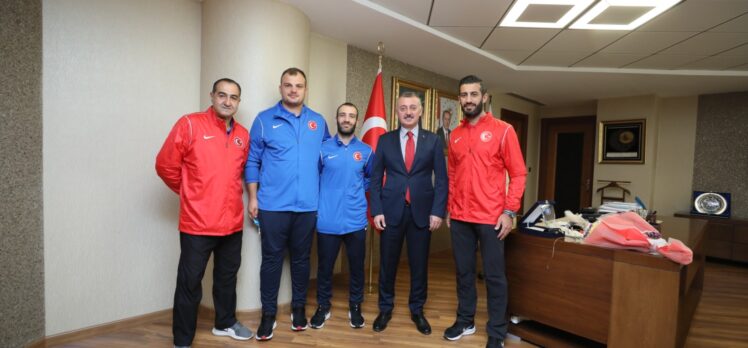 Başkan Büyükakın, İşitme Engelli Judo Milli Takımını ağırladı