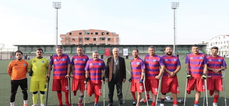 Başkan Büyükgöz Ampüte Futbol Takımını Yalnız Bırakmadı