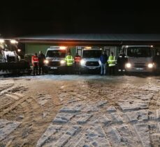 Darıca’da ekipler yolların açık kalması için gece boyu çalıştı