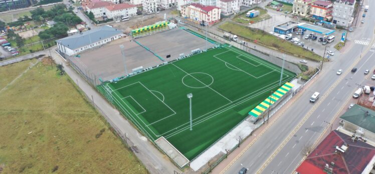 Darıca Nene Hatun Stadı’ndaki batı sahasının çimleri serildi