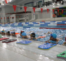 Çayırova yarı olimpik yüzme havuzu çok hareketli￼