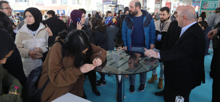 Darıca Kitap Fuarı’na yoğun ilgi devam ediyor