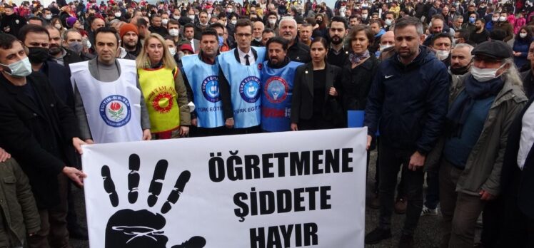 Öğretmen, öğrencisini veli şiddetinden korurken dövüldü