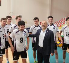 Genç Voleybolcular Gebze’yi Şampiyonda Temsil Ediyor