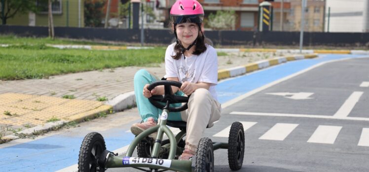 Darıca’da çocuklara uygulamalı trafik eğitimi