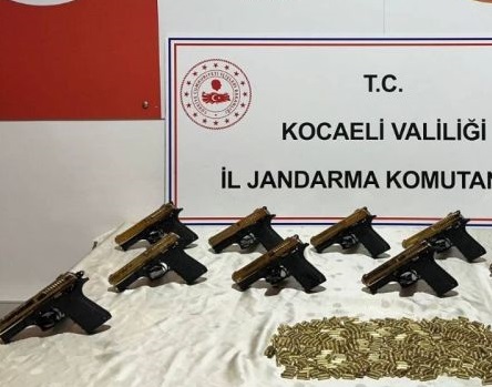 Gebze jandarmasından kaçak silah operasyonu