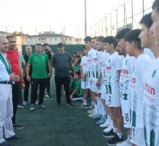 Çiftçi’den genç futbolculara destek…