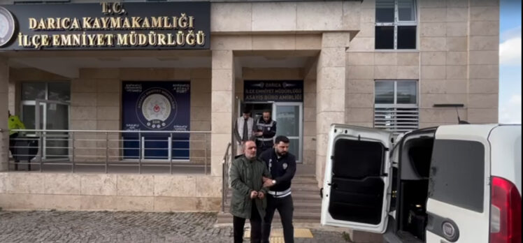 Aranılan 2 kişi Darıca’da polis tarafından yakalandı