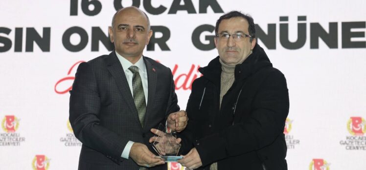 Kocaeli Gazeteciler Cemiyeti’nden, Ümit Ülker’e ödül